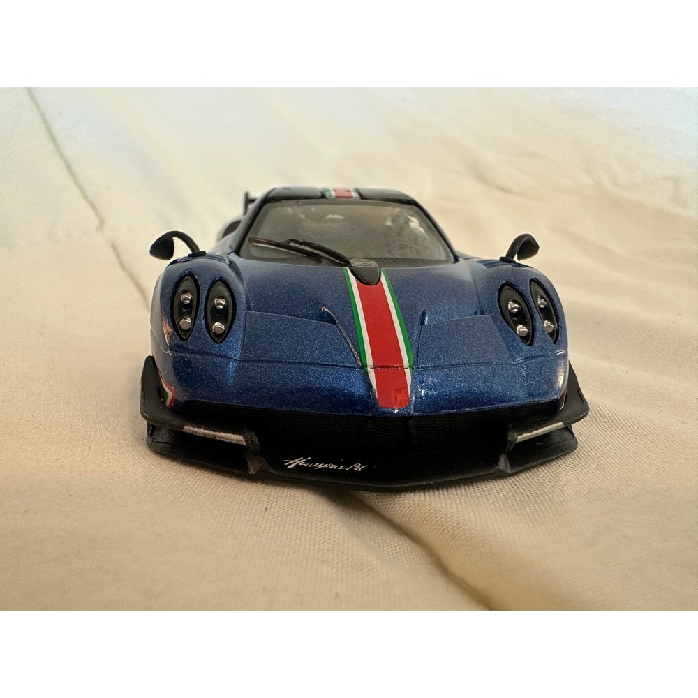 Kinsmart 2016 Pagani Huayra BC Blue Metallic 1/38 Scale Diecast Model Car KT5400